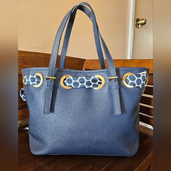 Michael Kors Saffiano Leather   Shoulder Bag With Silk Scarf! - Picture 5 of 15